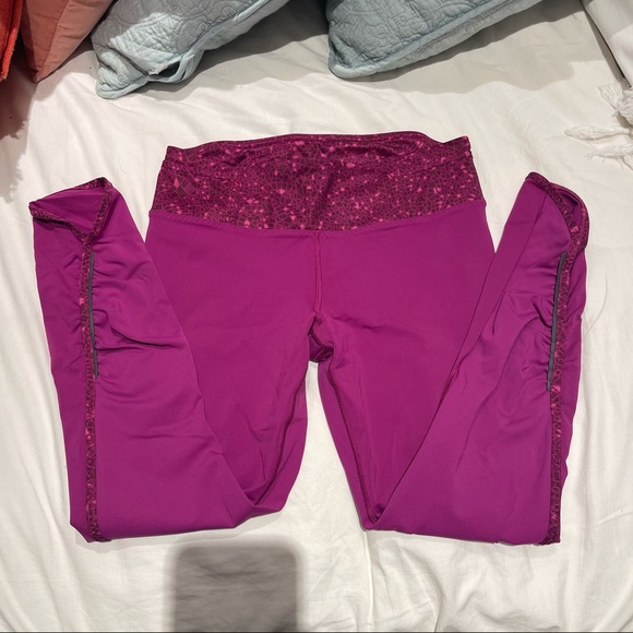 SOLD - Pink Lululemon Cropped Leggings - Picture 4 of 4